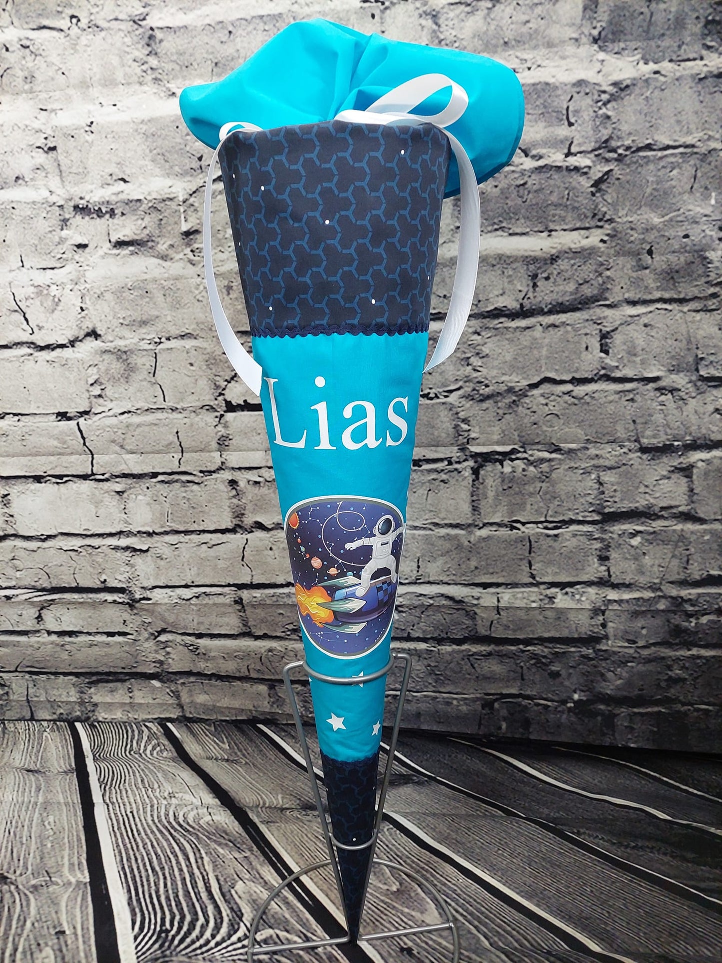 Sabine hat Janni Jupiter auf dieser Schultüte genutzt. Eine tolle Inspiration passend zum Step by Step Schulranzen "Star Astronaut Cosmo".